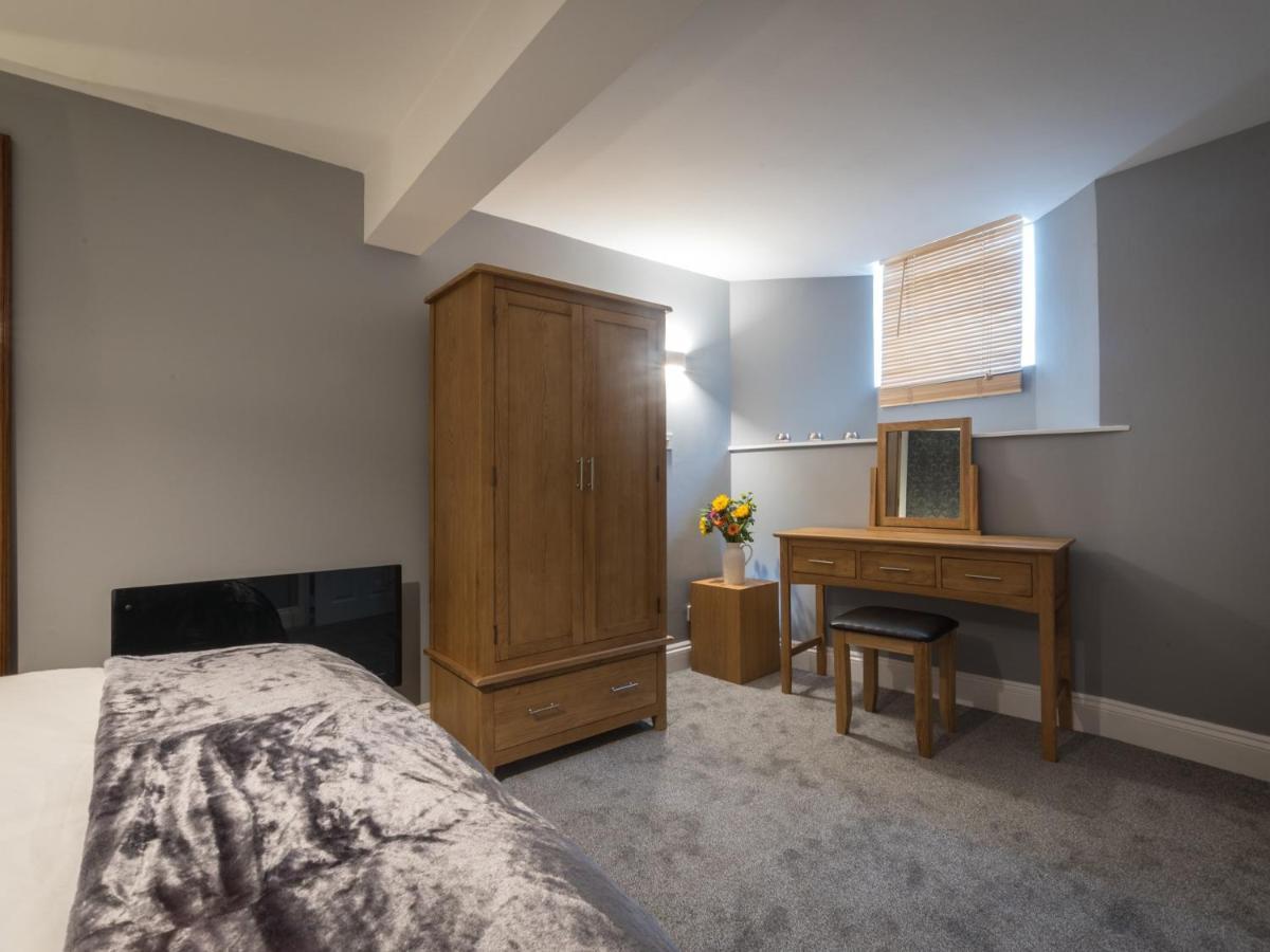 Southernhay Basement Apartment Ексетър Екстериор снимка